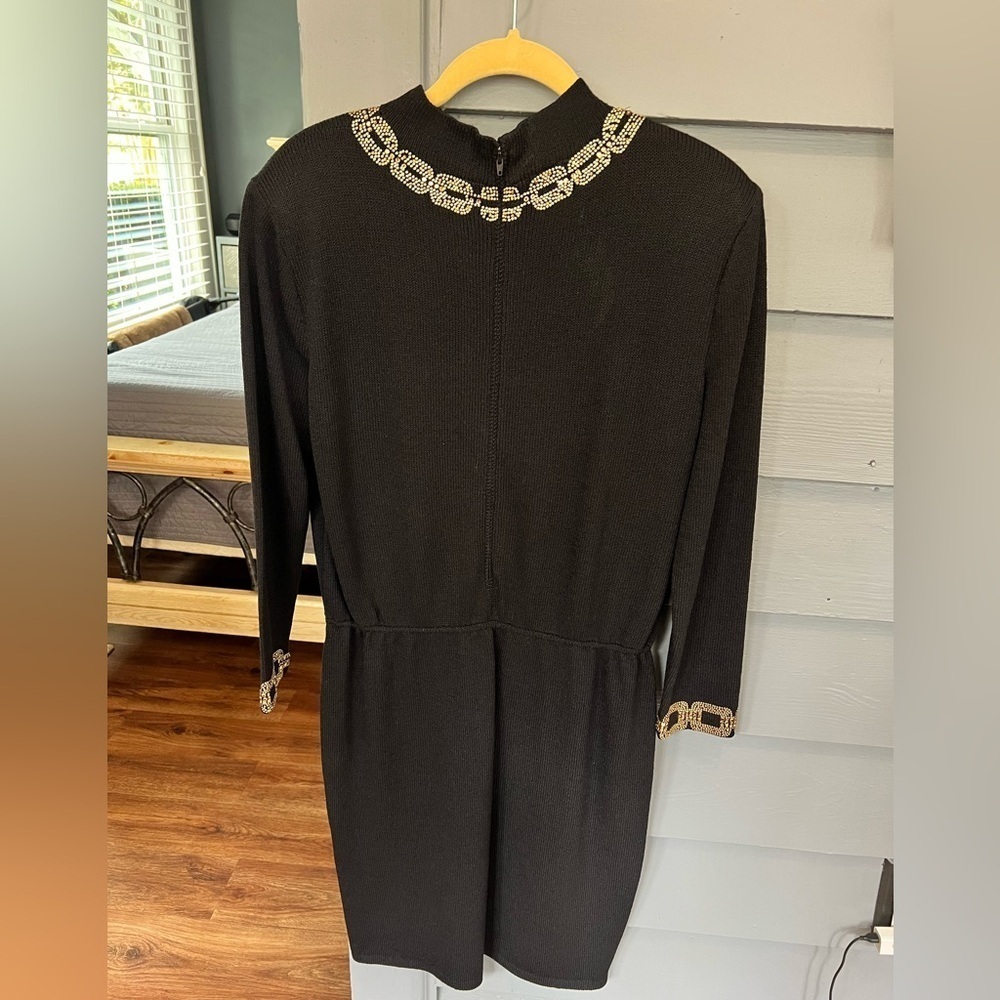 St. JOHN Evening dress with beading sz 10 Beautiful ๐ค perfect condition! - Picture 8 of 16